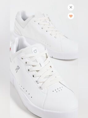On The Roger Advantage Sneaker